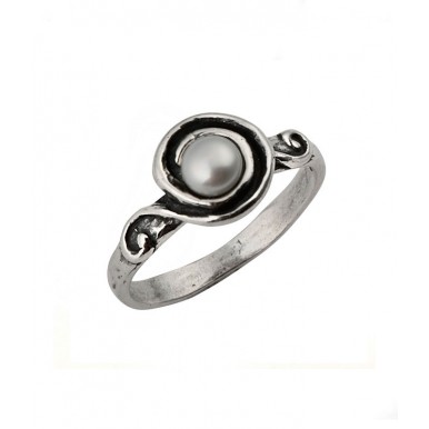 Simple Swirl Ring with a Freshwater Pearl - Thin Band